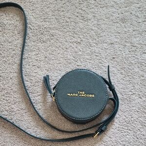 Marc Jacobs green round card holder crossbody